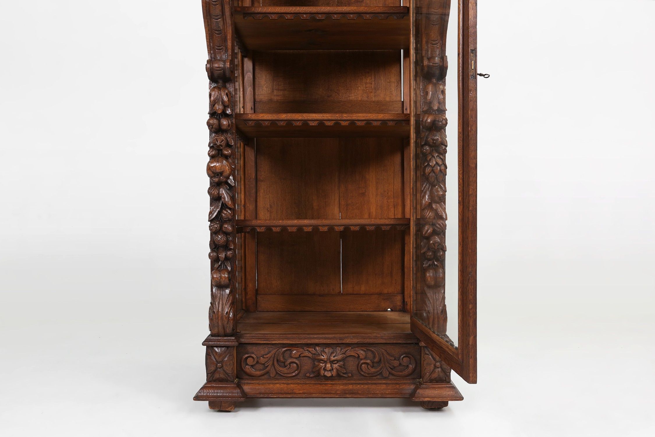Richly decorated baroque style display case in oak, Belgium 20th centurythumbnail